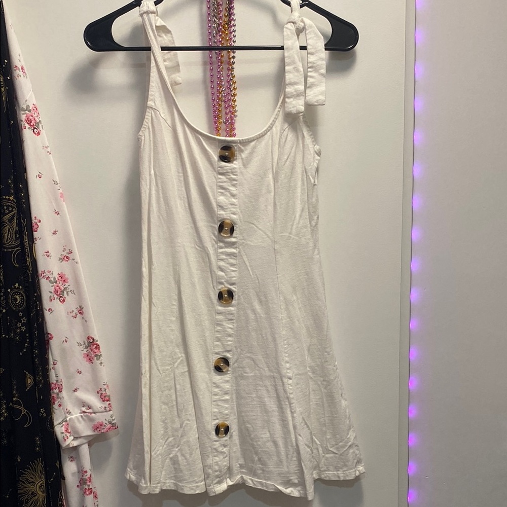 Elegant White Button-Down Women's Top/Dress